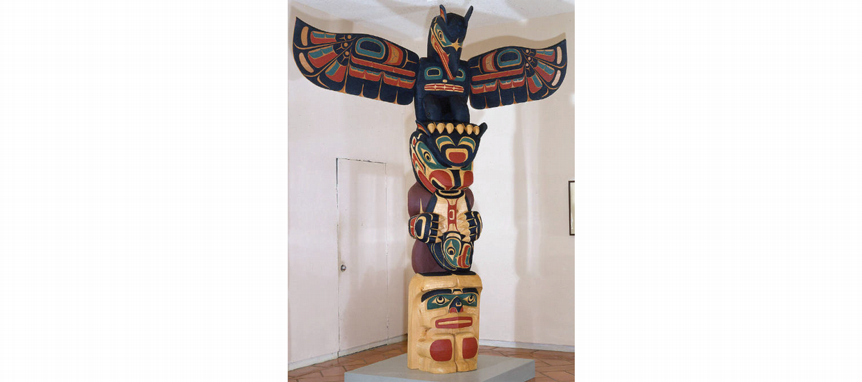 Calvin Hunt totem pole